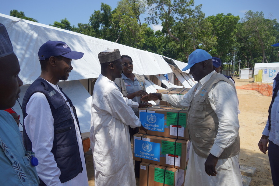 Delivery of medicines by the EPR team to the victims