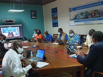 Working session with the WHO Cameroon team under the leadership of the WR in 2021.