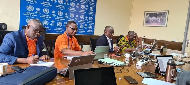 Working session with the WHO Representative in Côte d'Ivoire during the support mission for the finalization of the 2023 Country Cooperation Strategy.