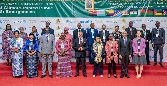 The Ministers of Health and Ministers of Water and Sanitation, as well as their senior technical experts from 12 African Union Member States, attended the High-Level Emergency Ministerial meeting on Cholera Epidemics and Climate-Related Public Health Emergencies in Lilongwe, Malawi from 9th – 10th March 2023. The Ministers agreed on joint collaborative measures to combat the spread of cholera and ensure country preparedness and readiness for climate-change-related health emergencies.